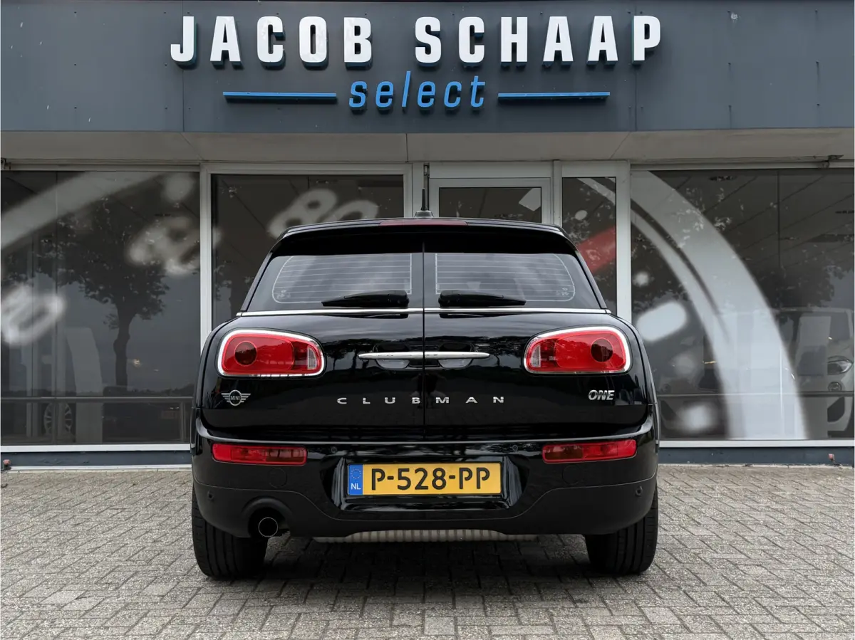 1.5 One / Automaat / Stoelverwarming / 17'' LM / Sensoren achter /