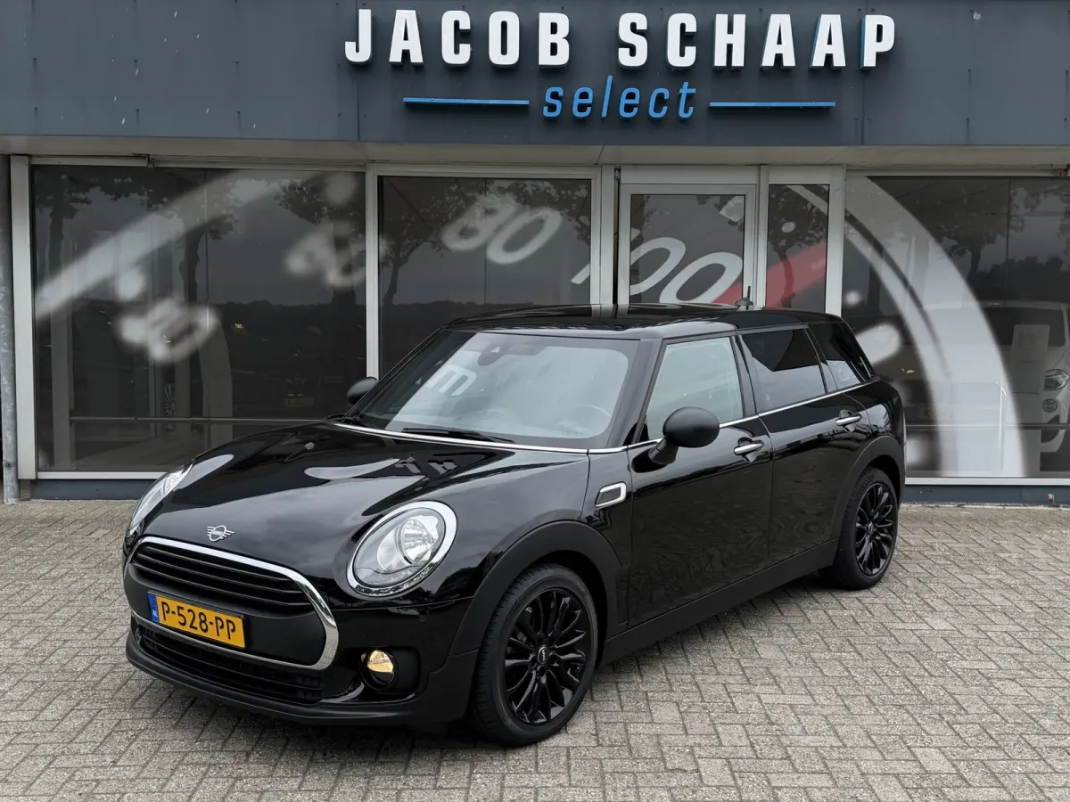 1.5 One / Automaat / Stoelverwarming / 17'' LM / Sensoren achter /