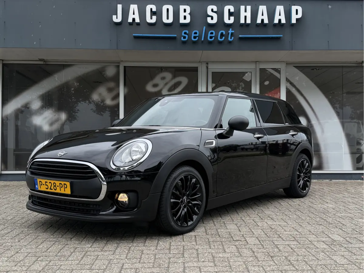 1.5 One / Automaat / Stoelverwarming / 17'' LM / Sensoren achter /