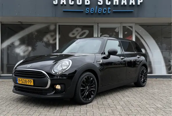 1.5 One / Automaat / Stoelverwarming / 17'' LM / Sensoren achter /