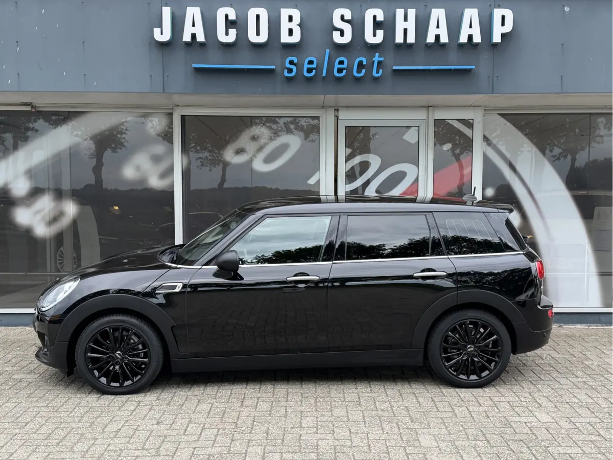 1.5 One / Automaat / Stoelverwarming / 17'' LM / Sensoren achter /