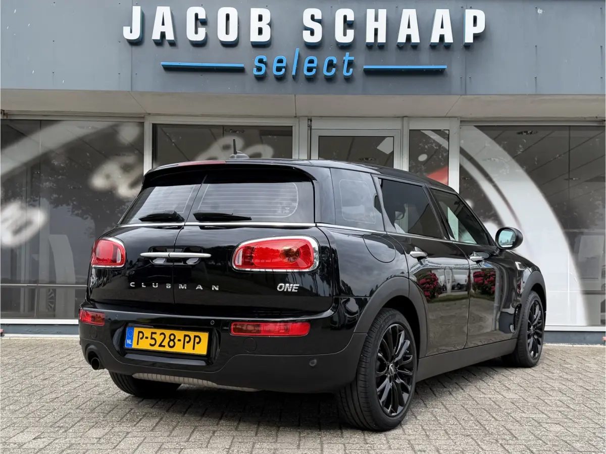 1.5 One / Automaat / Stoelverwarming / 17'' LM / Sensoren achter /