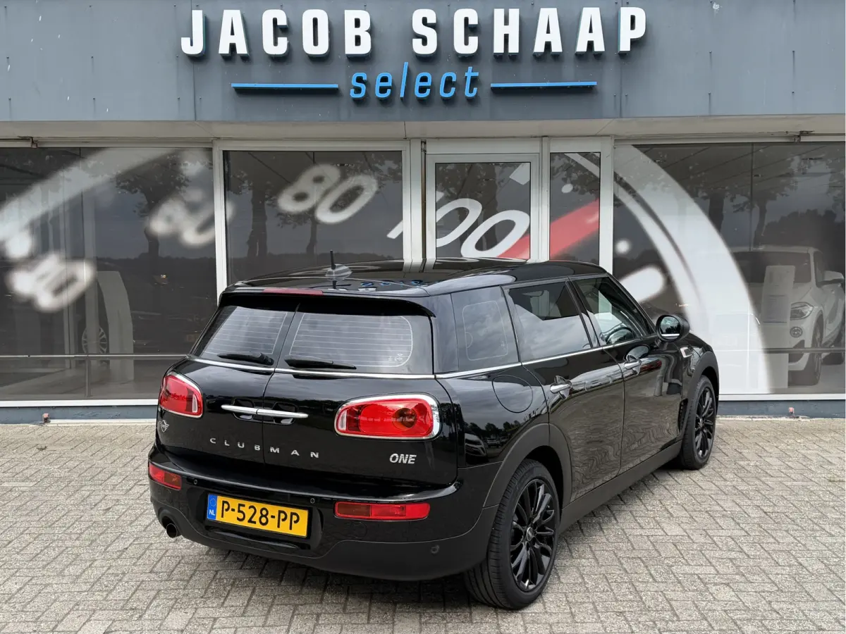1.5 One / Automaat / Stoelverwarming / 17'' LM / Sensoren achter /