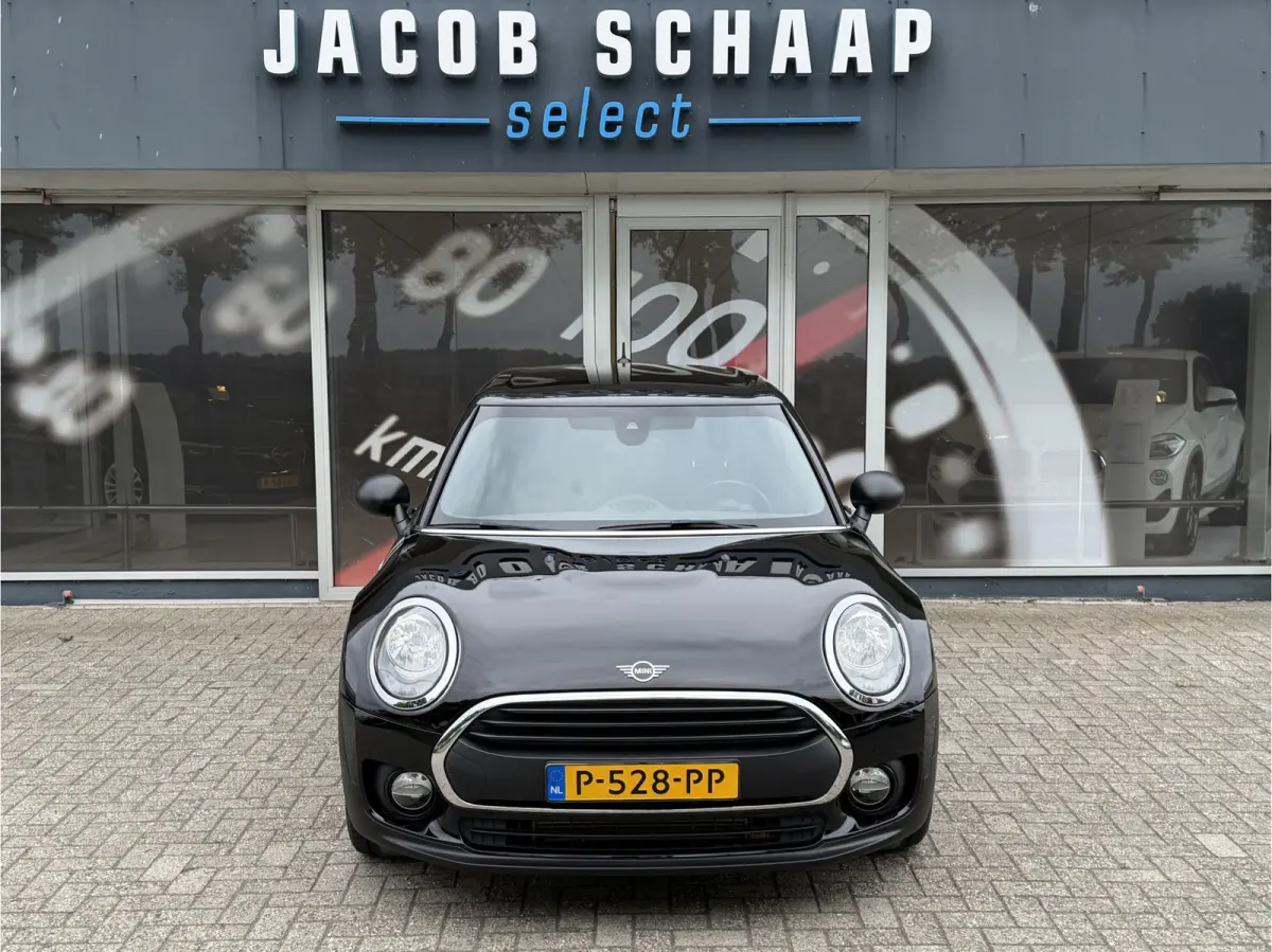 1.5 One / Automaat / Stoelverwarming / 17'' LM / Sensoren achter /