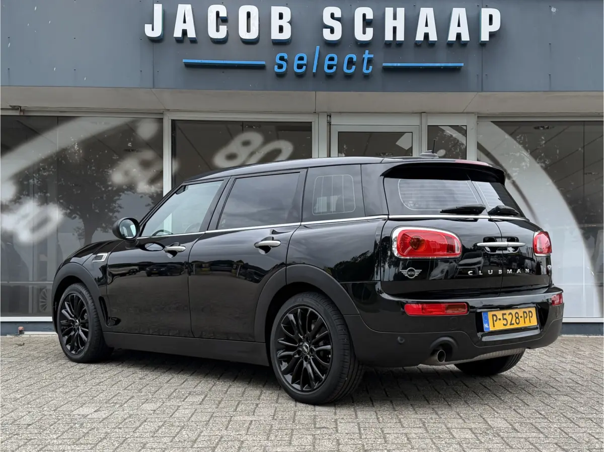 1.5 One / Automaat / Stoelverwarming / 17'' LM / Sensoren achter /