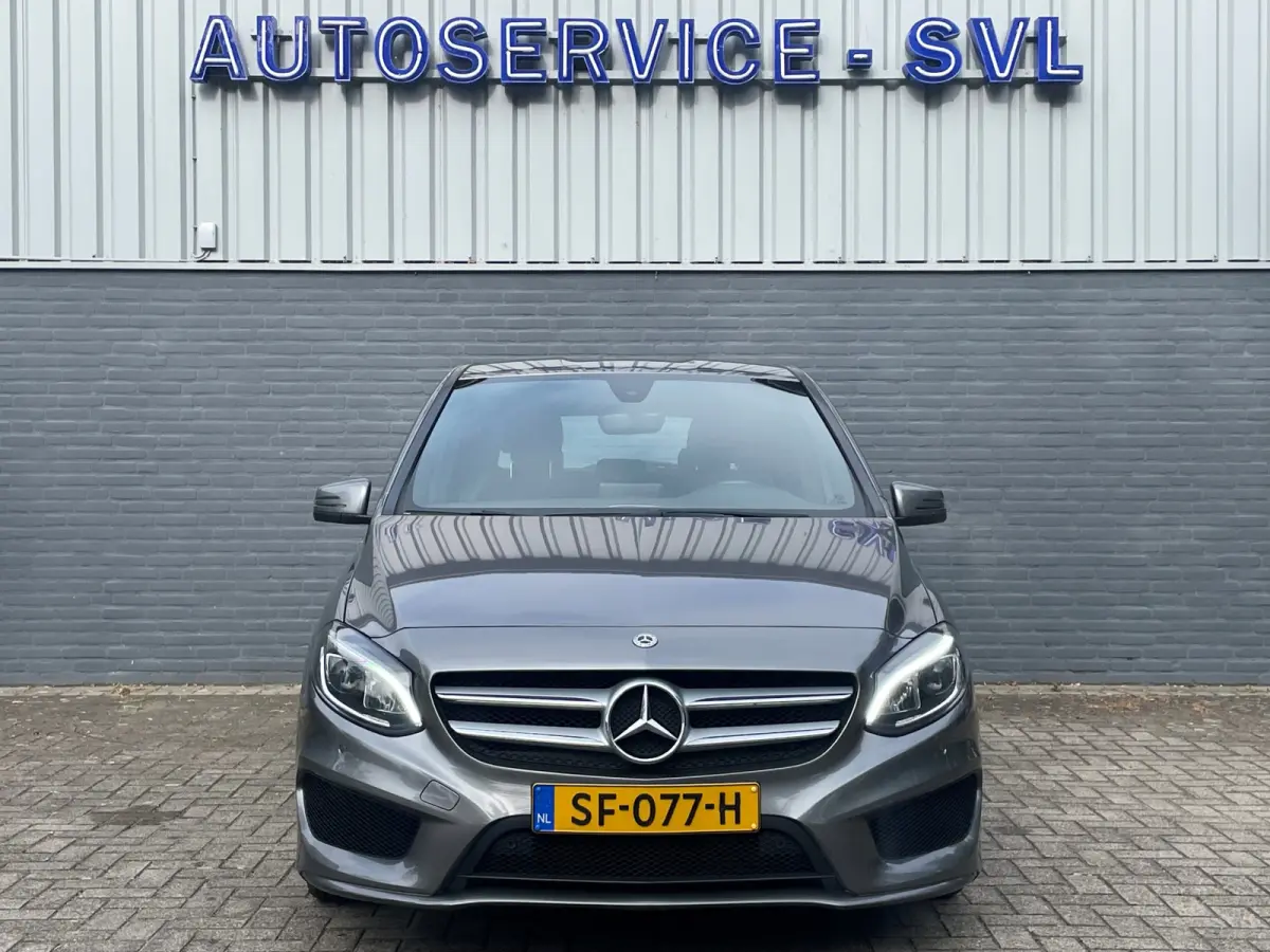 180 AMG Upgrade Edition - Achteruitrijcamera - Trekhaak etc.