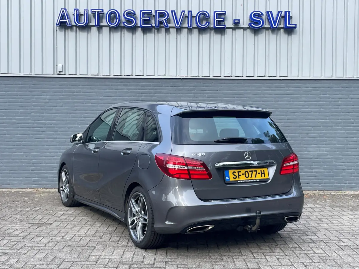 180 AMG Upgrade Edition - Achteruitrijcamera - Trekhaak etc.
