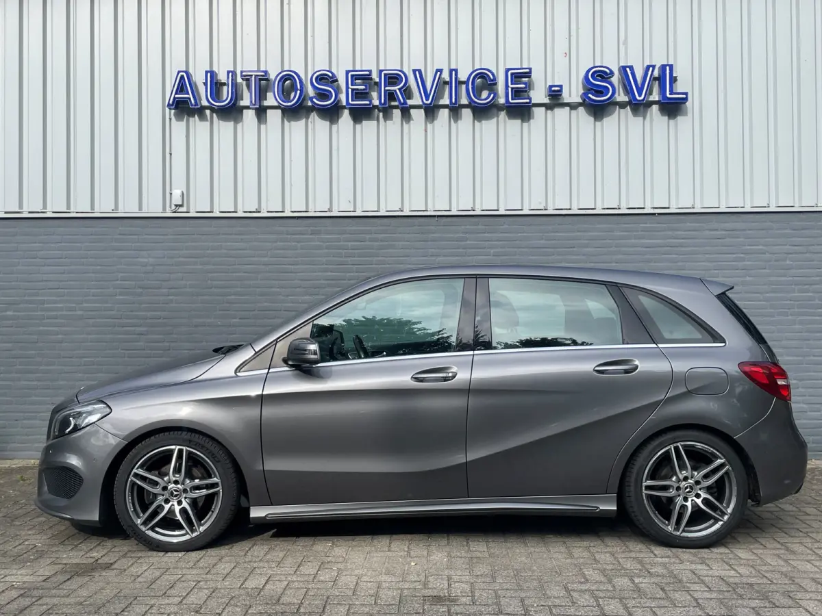 180 AMG Upgrade Edition - Achteruitrijcamera - Trekhaak etc.