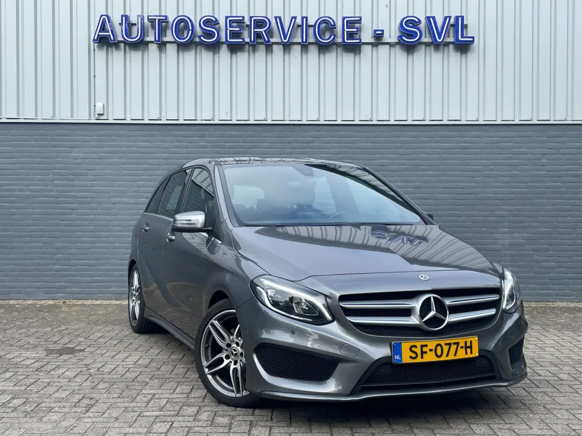 180 AMG Upgrade Edition - Achteruitrijcamera - Trekhaak etc.