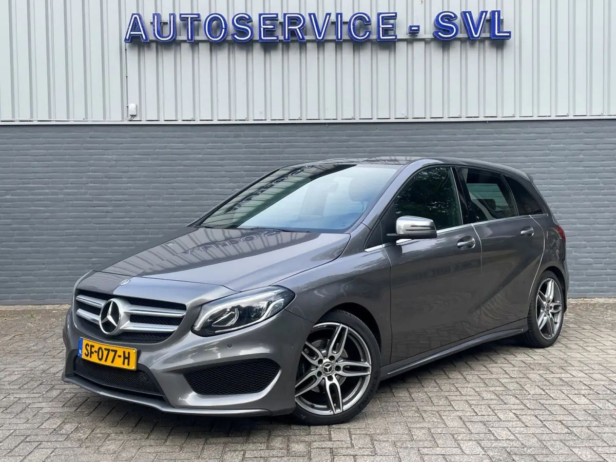 180 AMG Upgrade Edition - Achteruitrijcamera - Trekhaak etc.