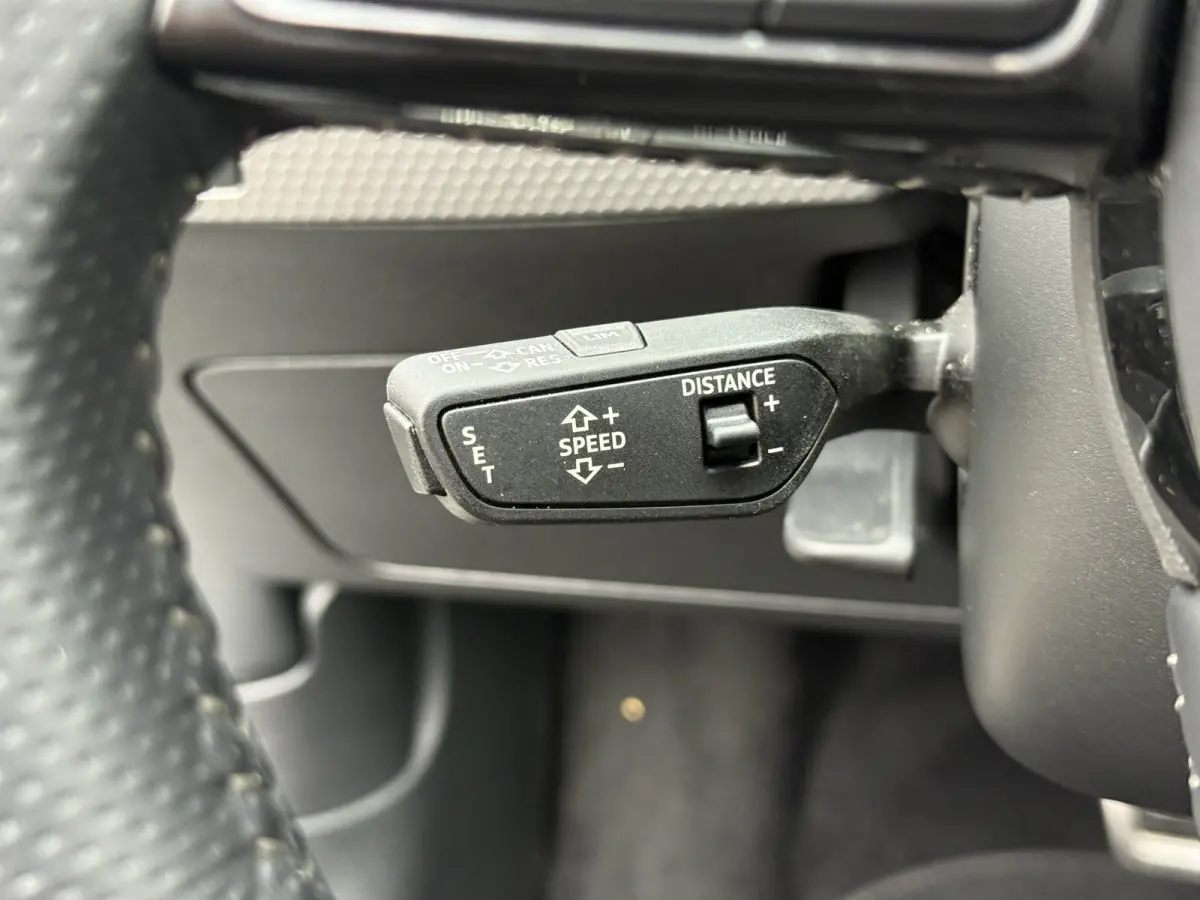 citycarver 30 TFSI S-LINE B&O/Virt Cock/Apple