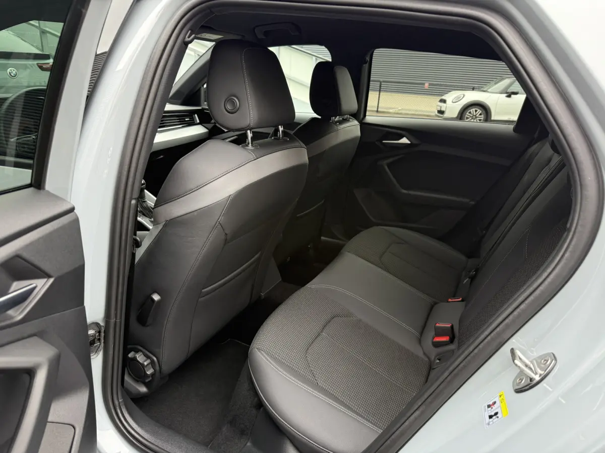 citycarver 30 TFSI S-LINE B&O/Virt Cock/Apple