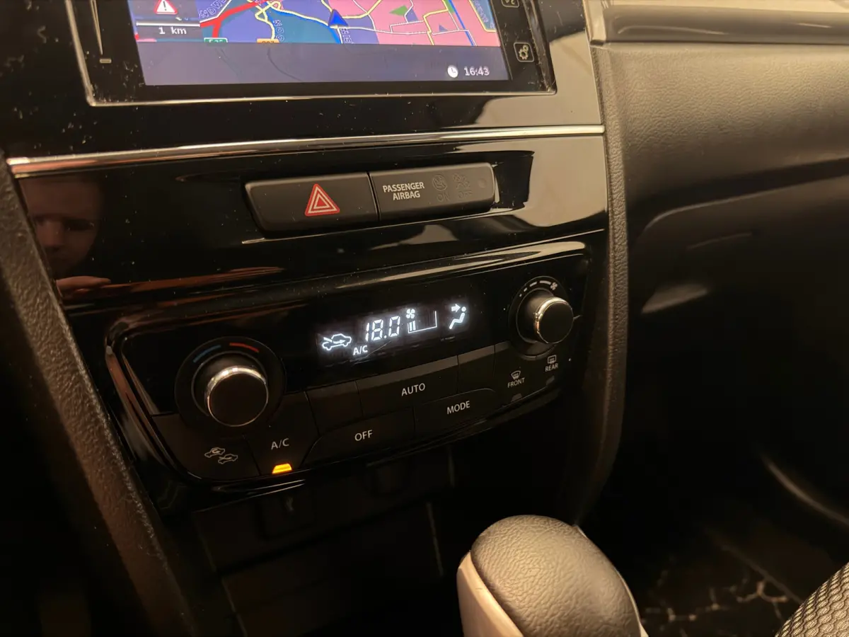 1.6i Rhino Automaat Camera Navi Trekhaak Mooi!