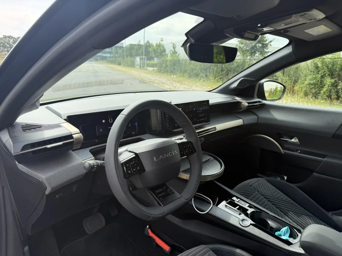 54 kWh | Demo | Voor + Achter Parkeercamera | Adaptive Cruisecontrol | S.A.L.A. Pro Met Navi |