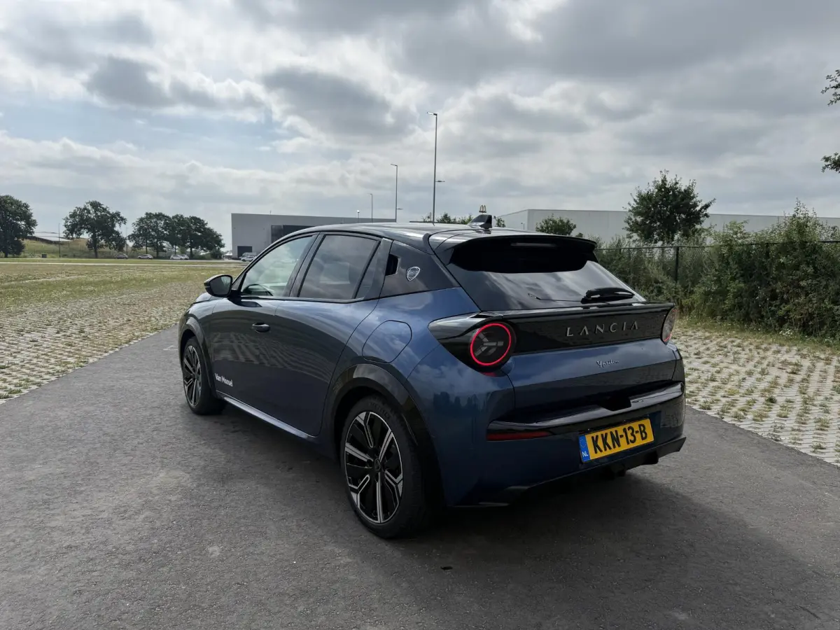 54 kWh | Demo | Voor + Achter Parkeercamera | Adaptive Cruisecontrol | S.A.L.A. Pro Met Navi |