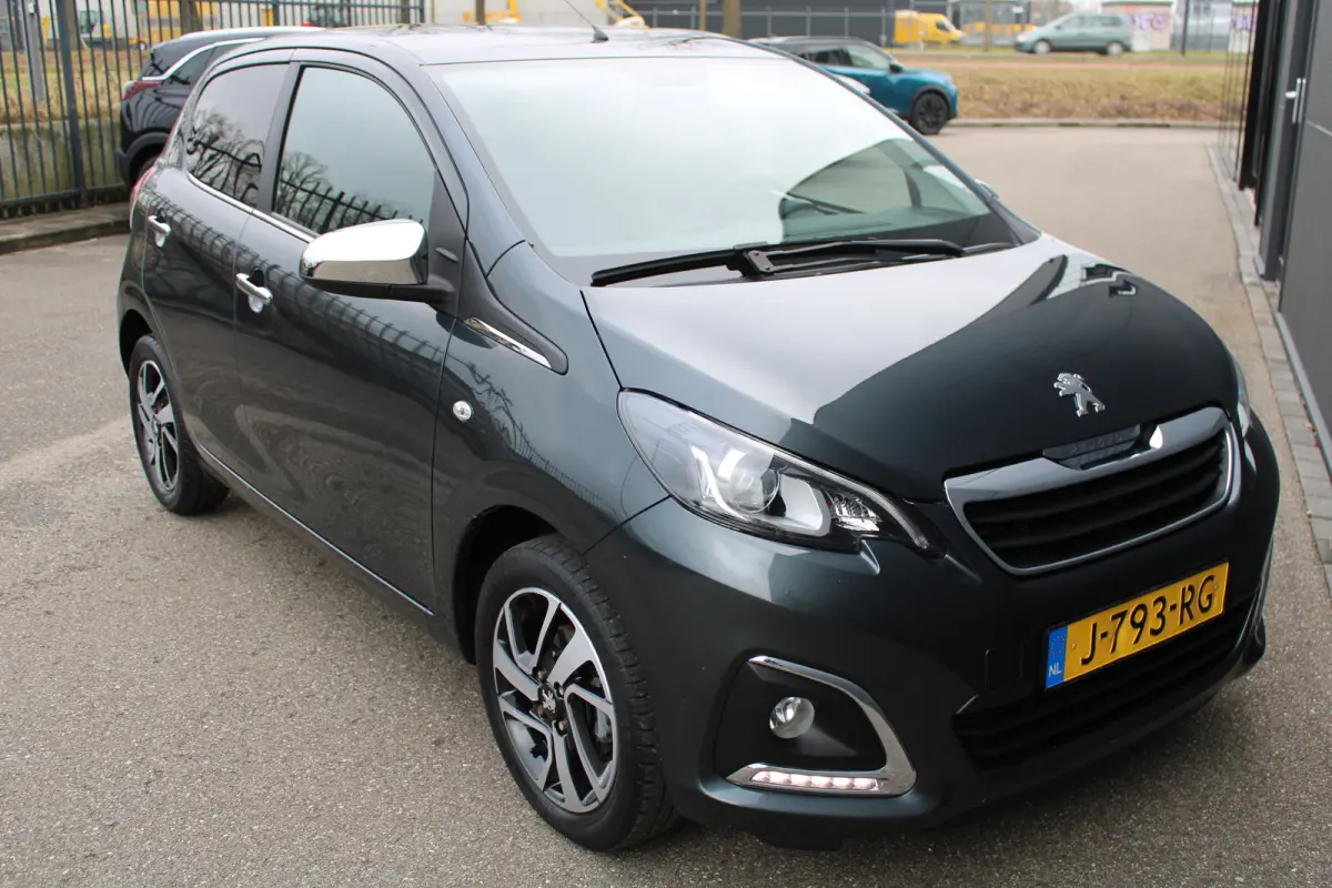 1.0 e-VTi Allure | Navi by app | Camera | Climate control | Apple carplay | Lichtmetaal | LED | Mistlampen |