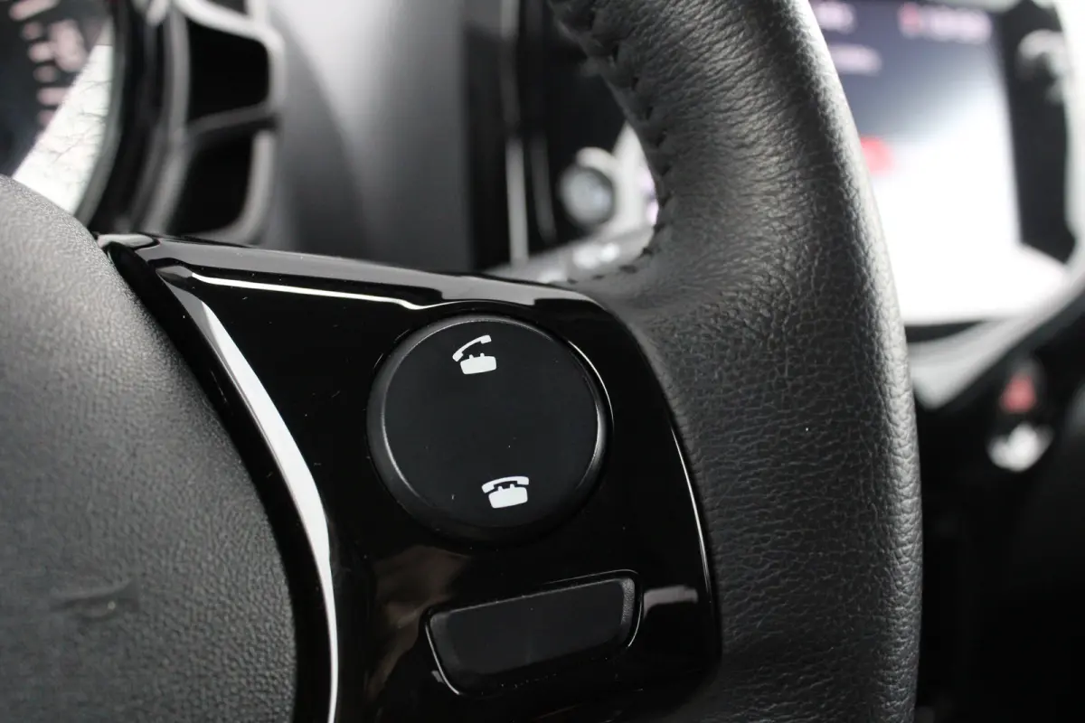 1.0 e-VTi Allure | Navi by app | Camera | Climate control | Apple carplay | Lichtmetaal | LED | Mistlampen |