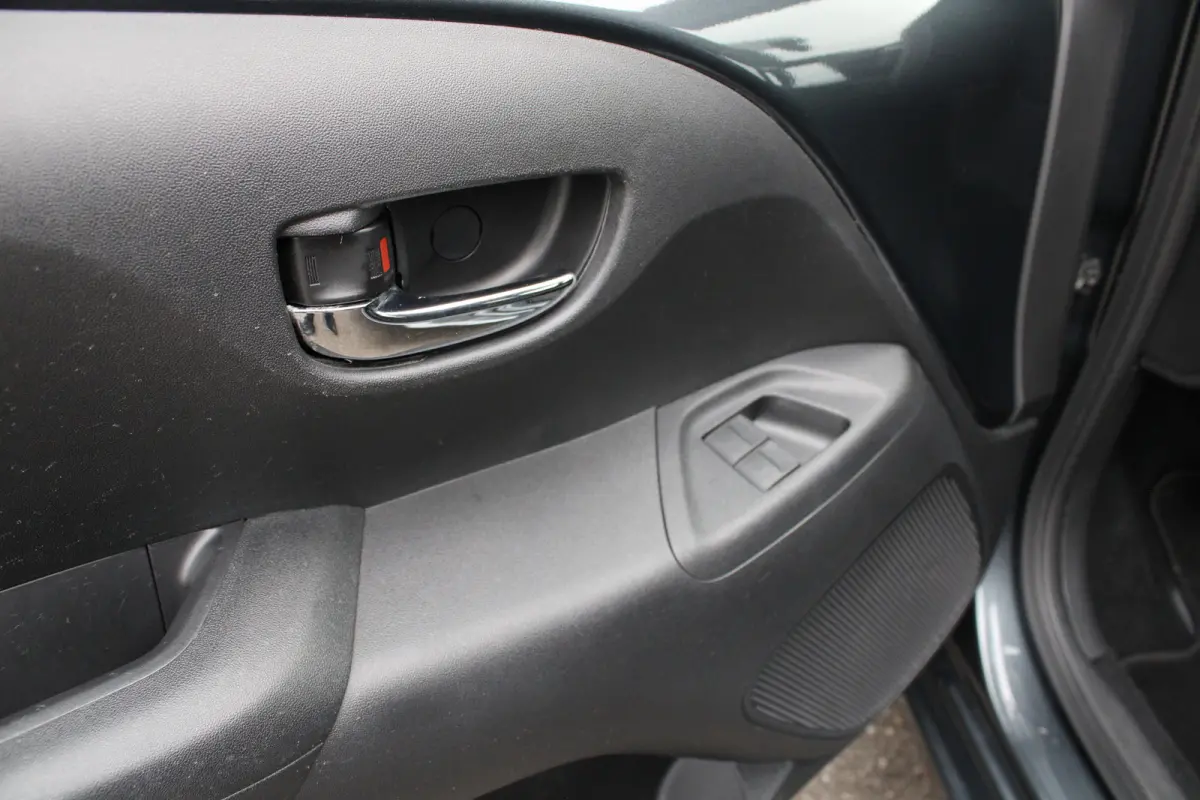 1.0 e-VTi Allure | Navi by app | Camera | Climate control | Apple carplay | Lichtmetaal | LED | Mistlampen |