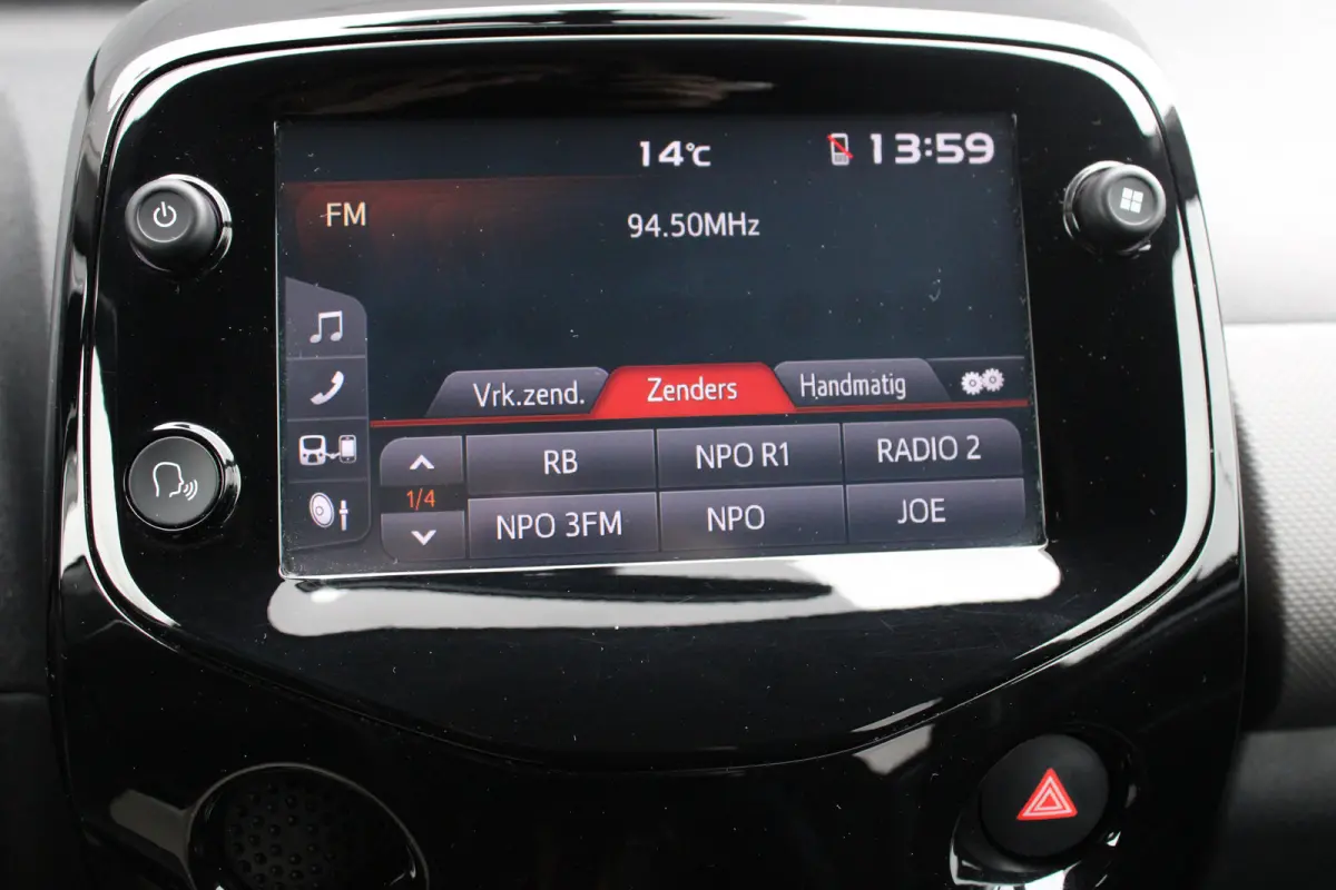 1.0 e-VTi Allure | Navi by app | Camera | Climate control | Apple carplay | Lichtmetaal | LED | Mistlampen |