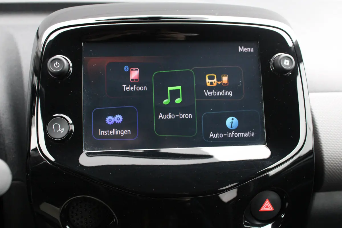 1.0 e-VTi Allure | Navi by app | Camera | Climate control | Apple carplay | Lichtmetaal | LED | Mistlampen |