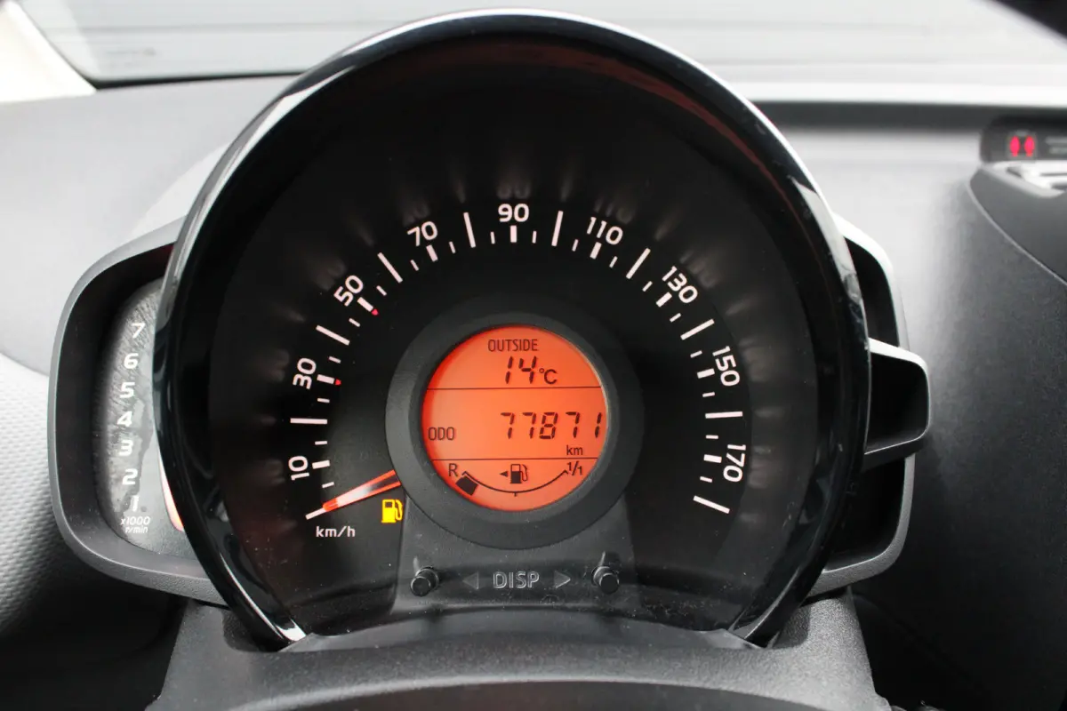 1.0 e-VTi Allure | Navi by app | Camera | Climate control | Apple carplay | Lichtmetaal | LED | Mistlampen |