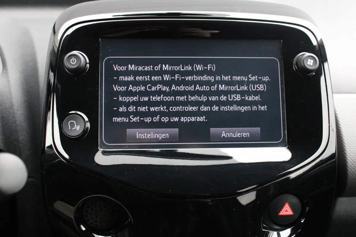 1.0 e-VTi Allure | Navi by app | Camera | Climate control | Apple carplay | Lichtmetaal | LED | Mistlampen |