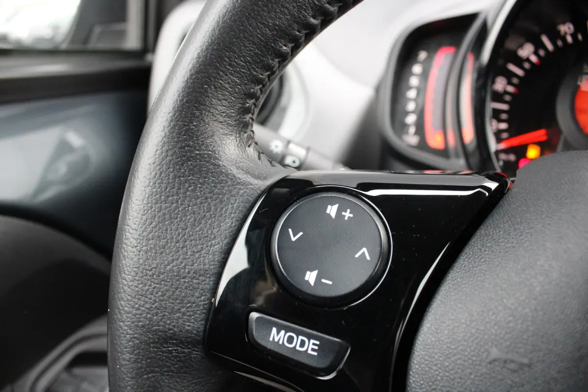 1.0 e-VTi Allure | Navi by app | Camera | Climate control | Apple carplay | Lichtmetaal | LED | Mistlampen |
