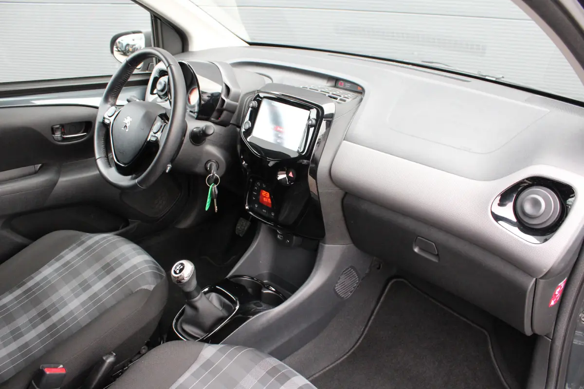 1.0 e-VTi Allure | Navi by app | Camera | Climate control | Apple carplay | Lichtmetaal | LED | Mistlampen |