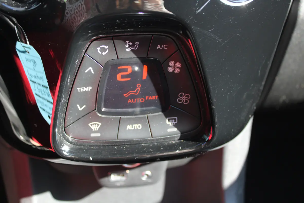 1.0 e-VTi Allure | Navi by app | Camera | Climate control | Lichtmetaal | Bluetooth |