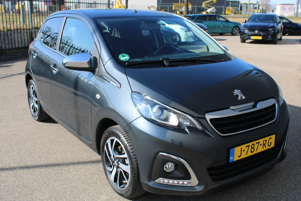 1.0 e-VTi Allure | Navi by app | Camera | Climate control | Lichtmetaal | Bluetooth |