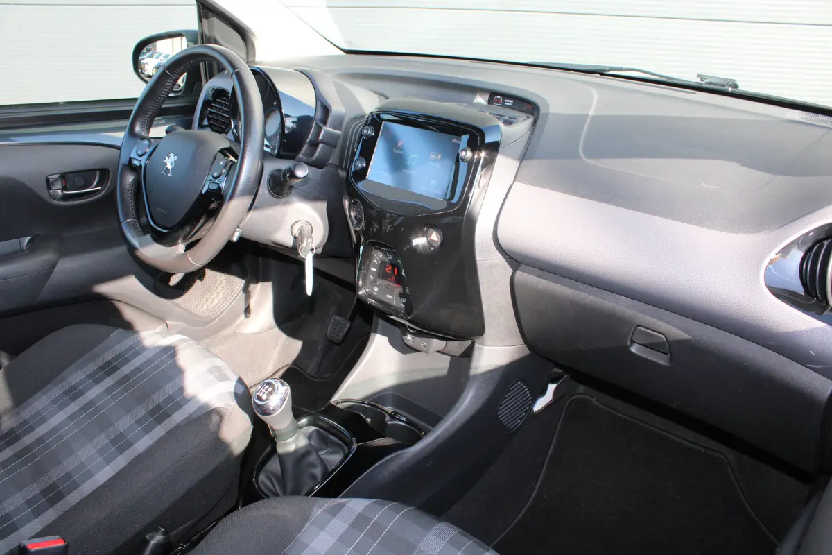 1.0 e-VTi Allure | Navi by app | Camera | Climate control | Lichtmetaal | Bluetooth |