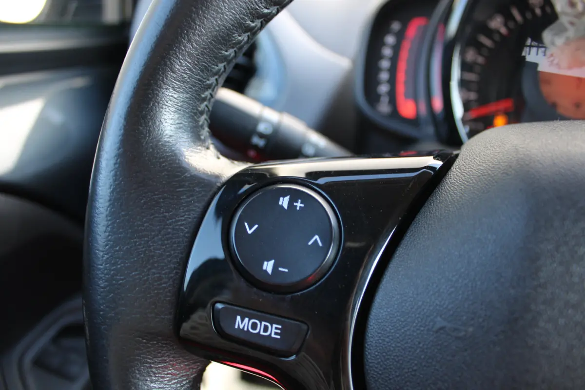 1.0 e-VTi Allure | Navi by app | Camera | Climate control | Lichtmetaal | Bluetooth |