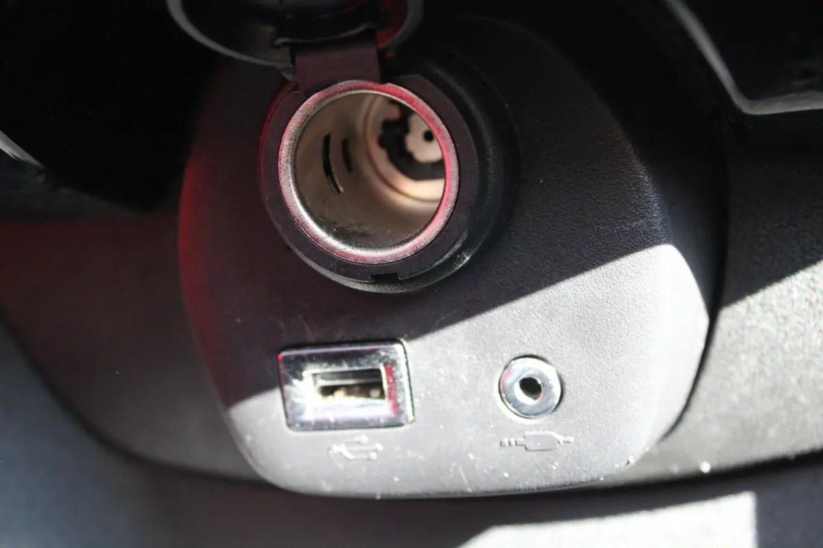 1.0 e-VTi Allure | Navi by app | Camera | Climate control | Lichtmetaal | Bluetooth |