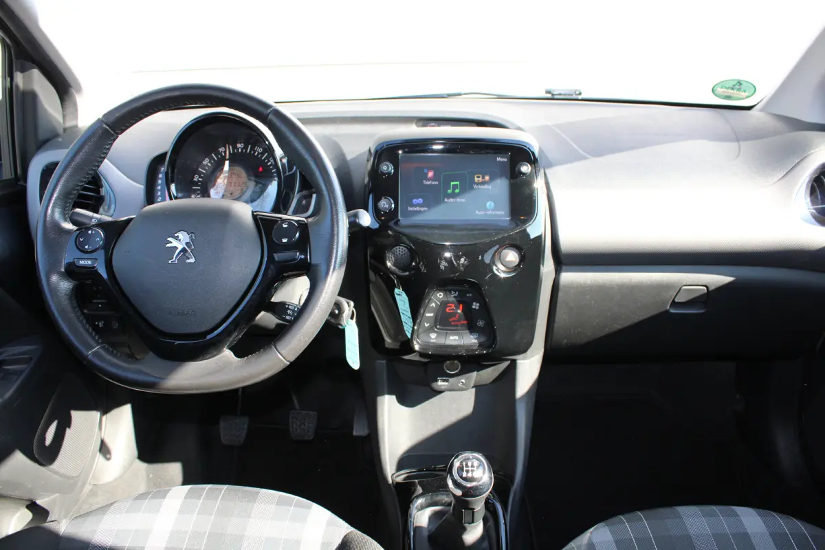 1.0 e-VTi Allure | Navi by app | Camera | Climate control | Lichtmetaal | Bluetooth |
