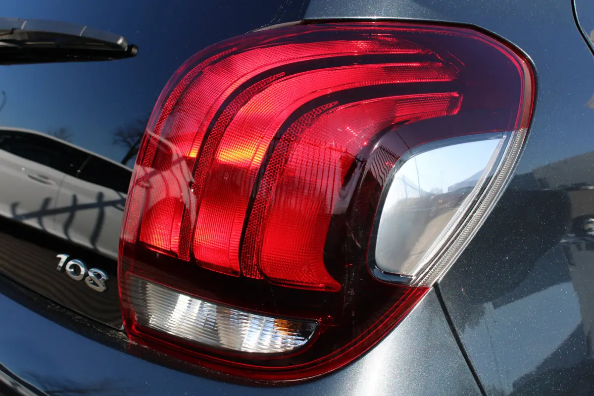1.0 e-VTi Allure | Navi by app | Camera | Climate control | Lichtmetaal | Bluetooth |