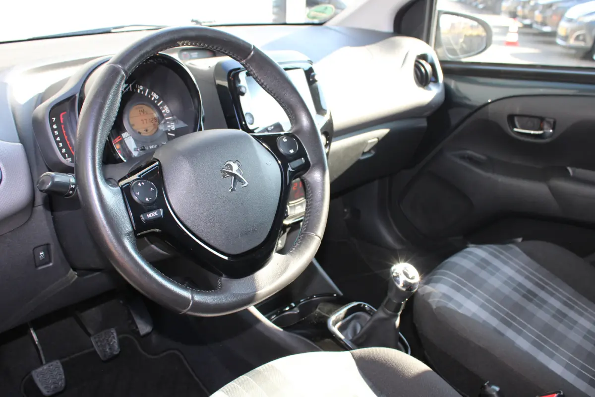 1.0 e-VTi Allure | Navi by app | Camera | Climate control | Lichtmetaal | Bluetooth |