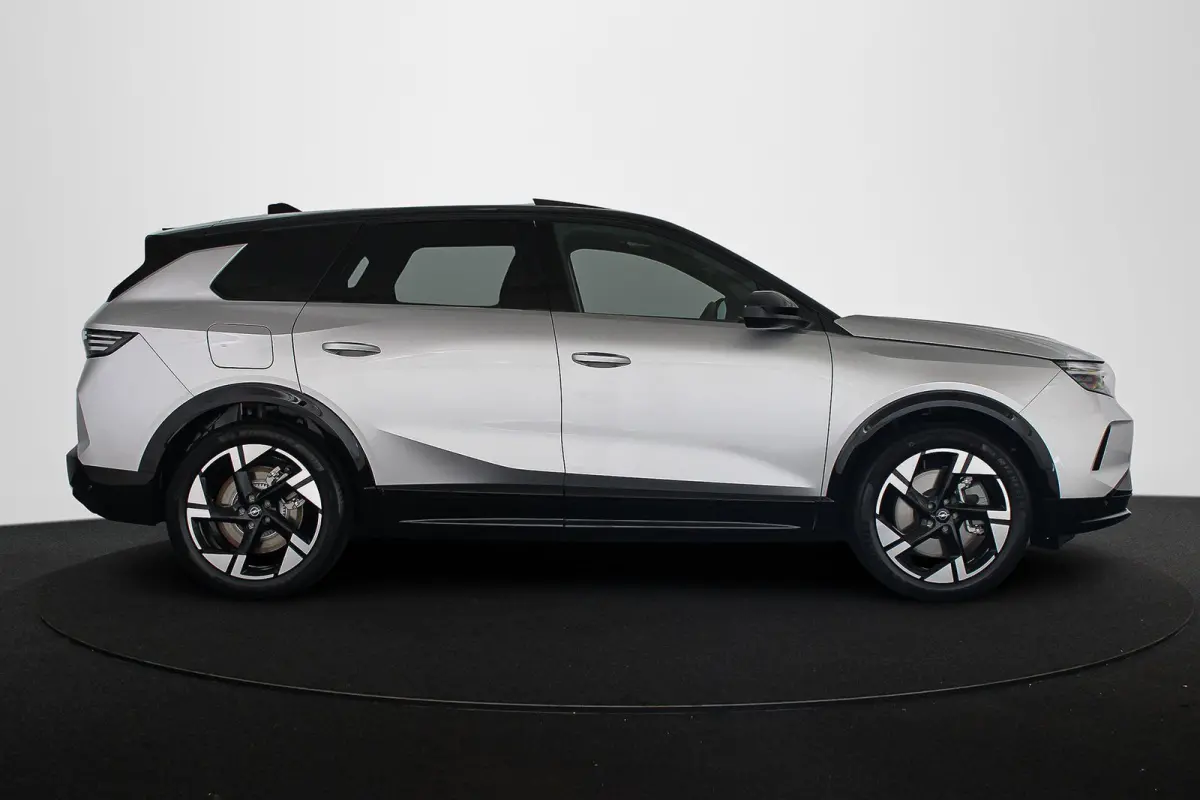 1.6 Turbo Plug-in-Hybrid GS Panoramadak / 360 Camera / 2+6 Jaar garantie