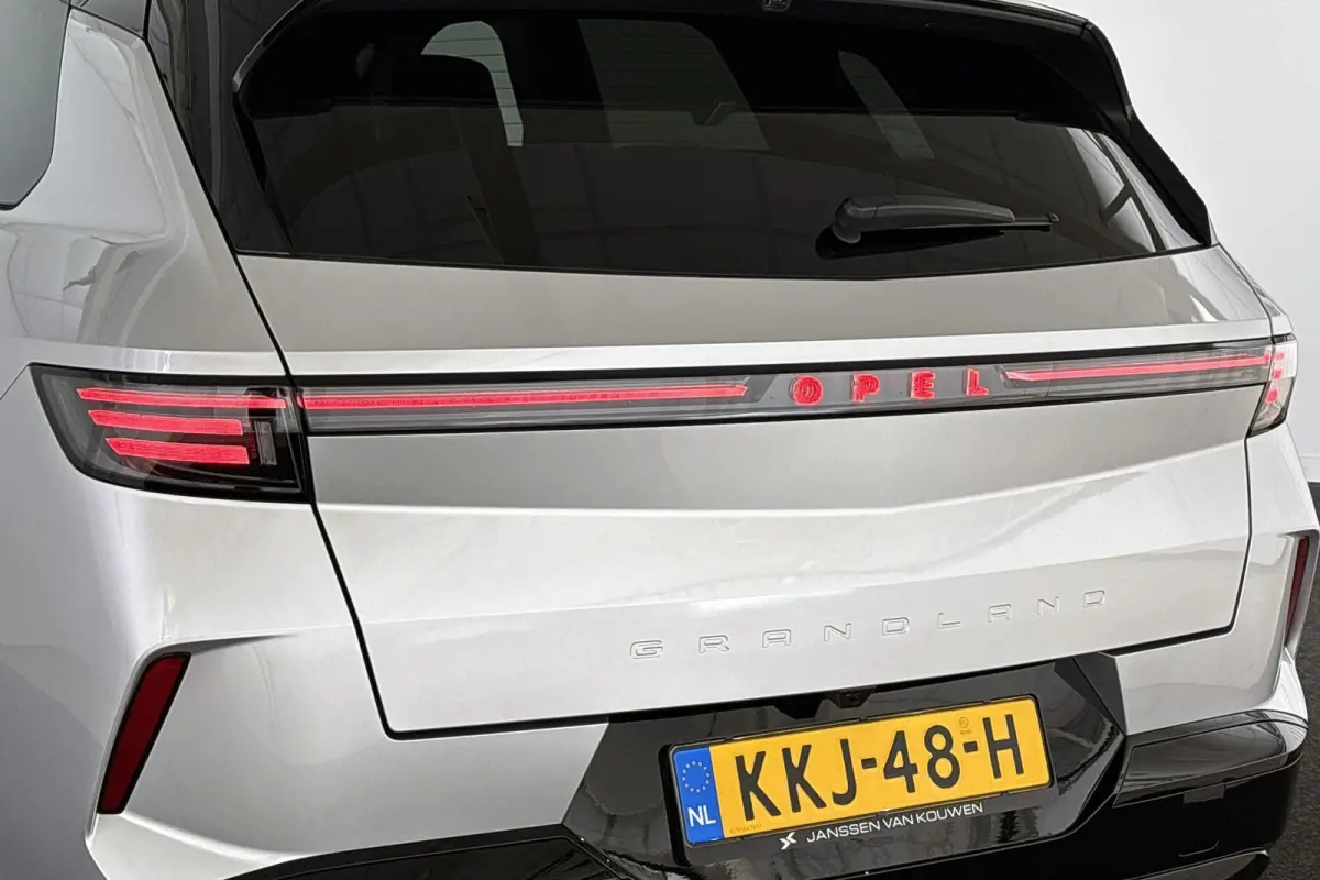 1.6 Turbo Plug-in-Hybrid GS Panoramadak / 360 Camera / 2+6 Jaar garantie