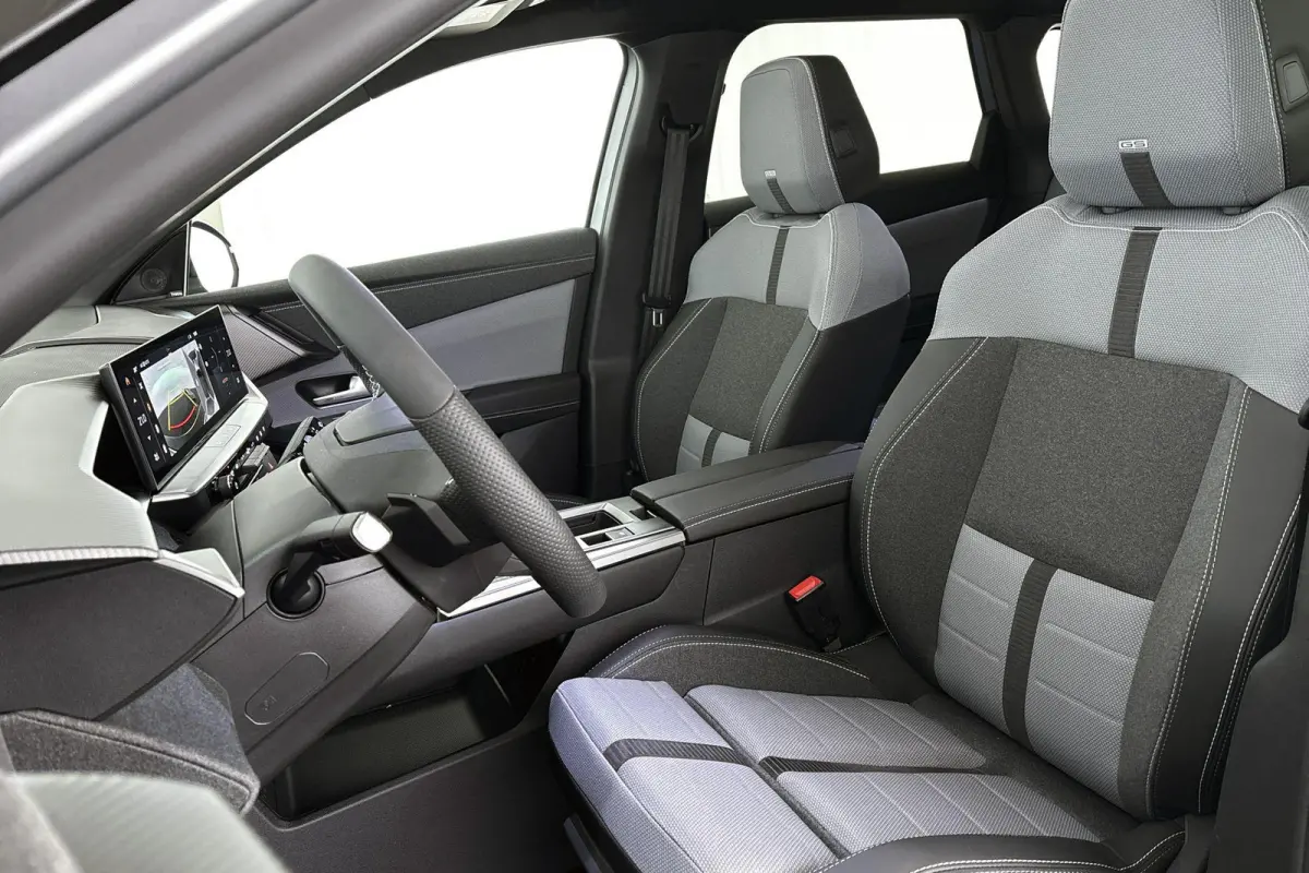 1.6 Turbo Plug-in-Hybrid GS Panoramadak / 360 Camera / 2+6 Jaar garantie