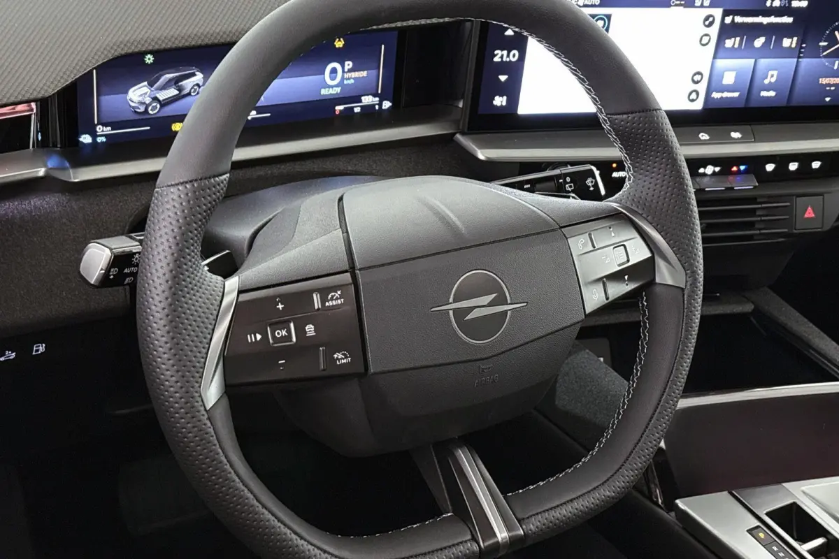 1.6 Turbo Plug-in-Hybrid GS Panoramadak / 360 Camera / 2+6 Jaar garantie