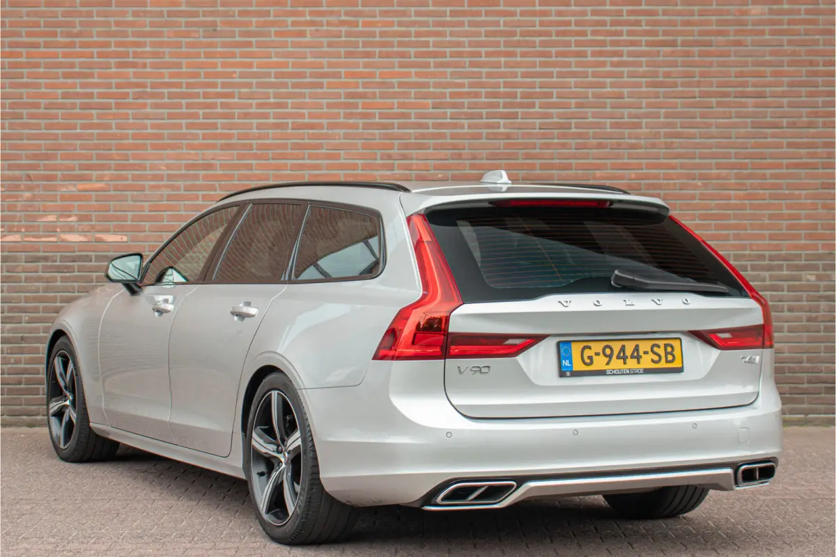 T4 R-Design, Origineel NL, Stoelkoeling, Polestar, Nappaleder, BLIS, Trekhaak, DAB+, Massage, Keyless.
