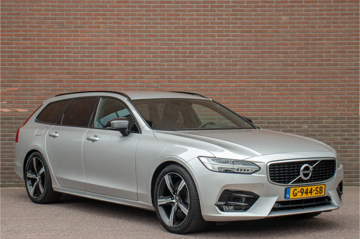 T4 R-Design, Origineel NL, Stoelkoeling, Polestar, Nappaleder, BLIS, Trekhaak, DAB+, Massage, Keyless.