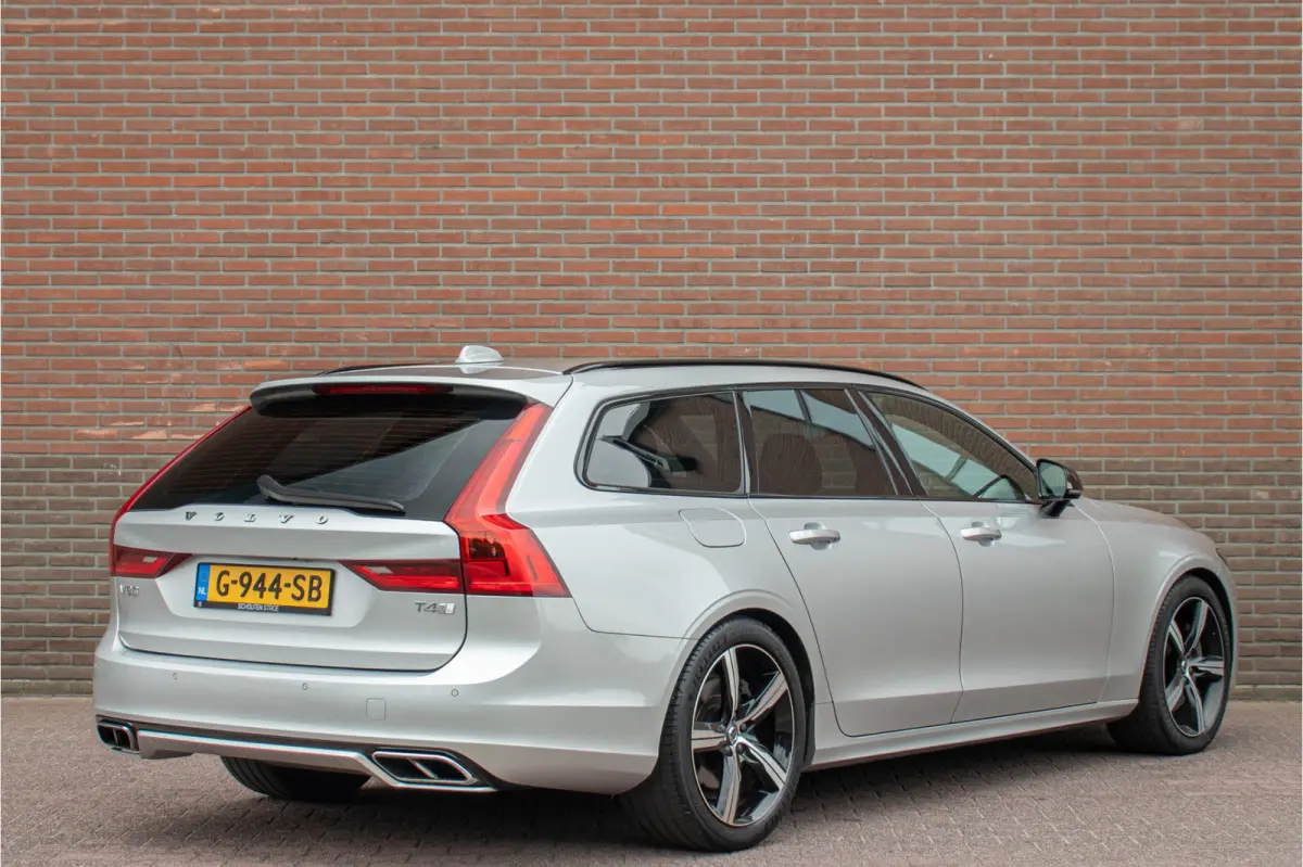 T4 R-Design, Origineel NL, Stoelkoeling, Polestar, Nappaleder, BLIS, Trekhaak, DAB+, Massage, Keyless.