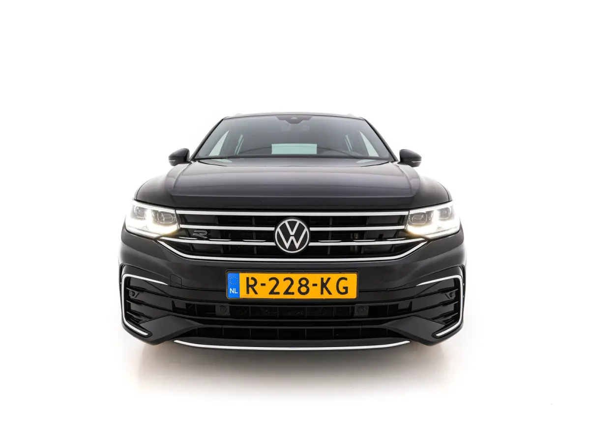 1.4 TSI eHybrid R-Line Business+ (Plug-in) (INCL-BTW) Aut. *LEATHER-FABRIC | FULL-LED | ADAPTIVE-CRUISE | CAMERA | DIGI-COCKPIT | KEYLESS | PRIVACY-GLASS | SPORTSEATS | SHIFTPADDLES | NAVI-F