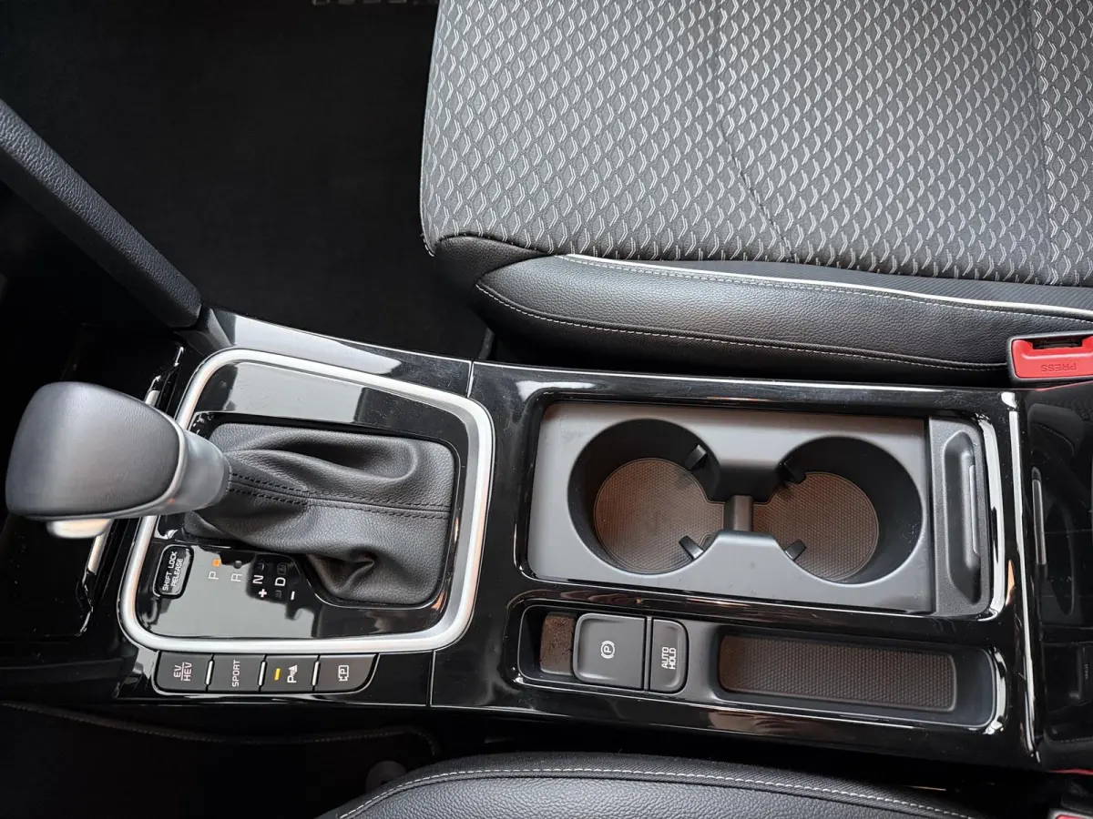 1.6 GDi PHEV DynamicPlusLine | Adaptieve Cruise | Stoel- & Stuurverwarming | Camera |