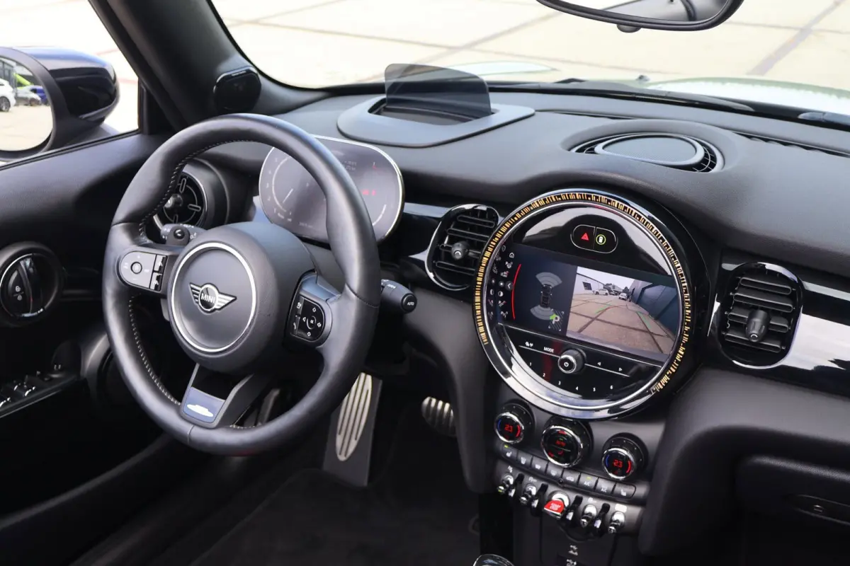 2.0 231pk John Works JCW VOL! HUD l H/K l SCHAALSTOELEN l CAMERA l KEYLESS l ADAPT.CRUISE l CARPLAY l SFEER