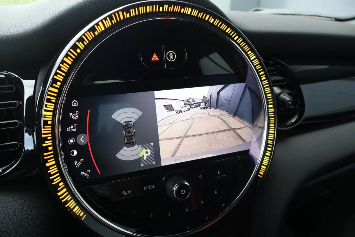 2.0 231pk John Works JCW VOL! HUD l H/K l SCHAALSTOELEN l CAMERA l KEYLESS l ADAPT.CRUISE l CARPLAY l SFEER