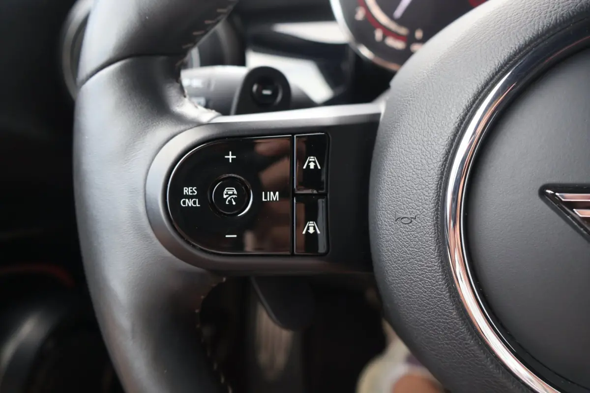 2.0 231pk John Works JCW VOL! HUD l H/K l SCHAALSTOELEN l CAMERA l KEYLESS l ADAPT.CRUISE l CARPLAY l SFEER