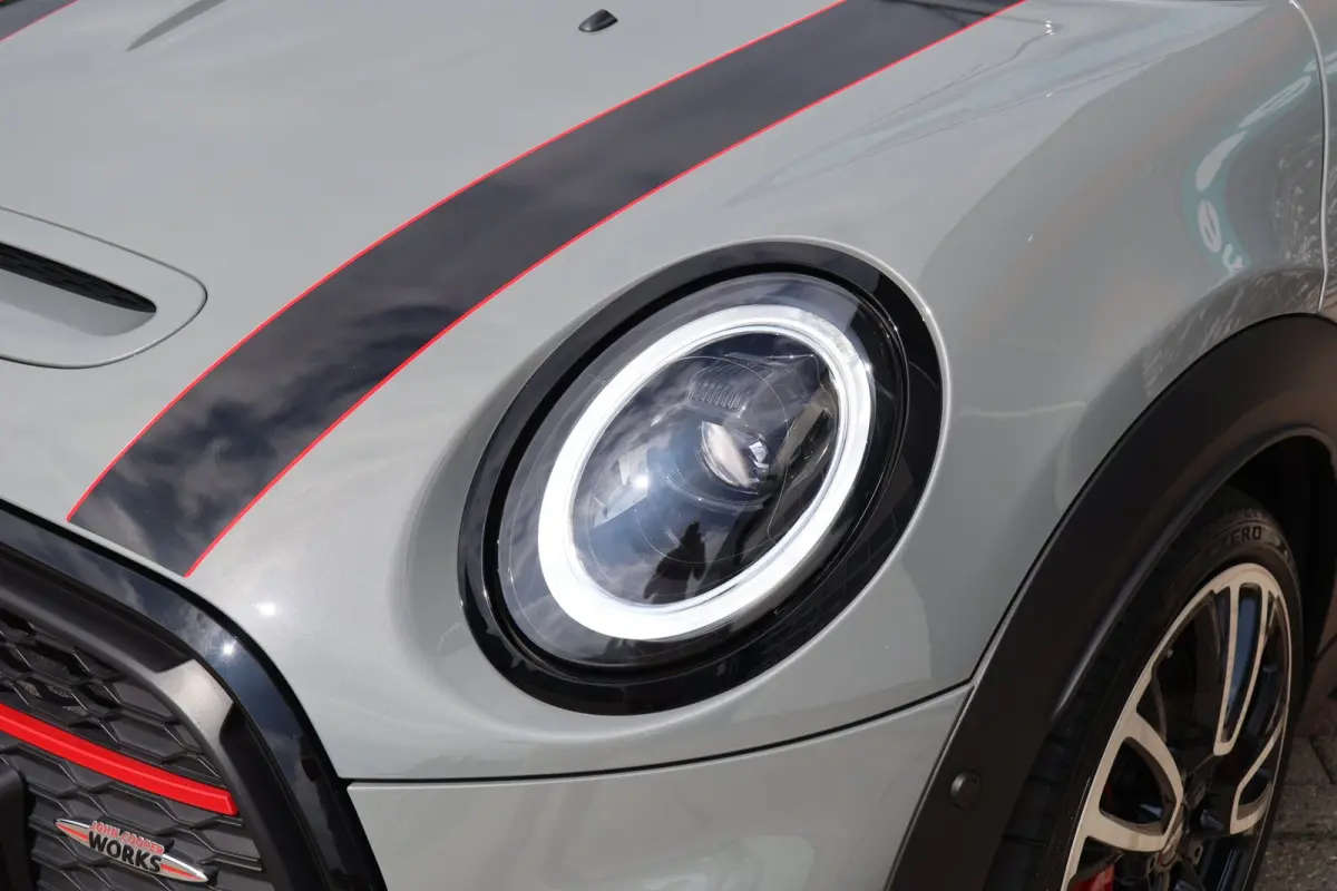 2.0 231pk John Works JCW VOL! HUD l H/K l SCHAALSTOELEN l CAMERA l KEYLESS l ADAPT.CRUISE l CARPLAY l SFEER