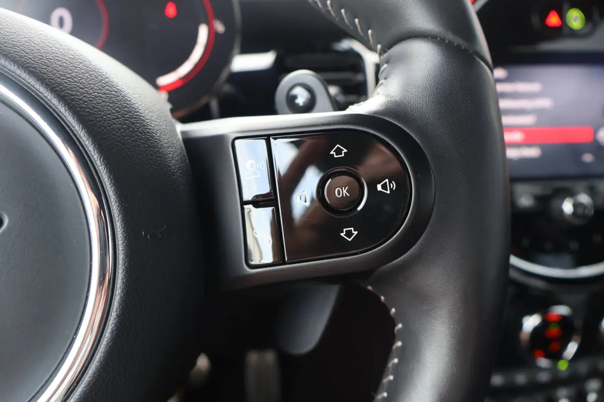 2.0 231pk John Works JCW VOL! HUD l H/K l SCHAALSTOELEN l CAMERA l KEYLESS l ADAPT.CRUISE l CARPLAY l SFEER